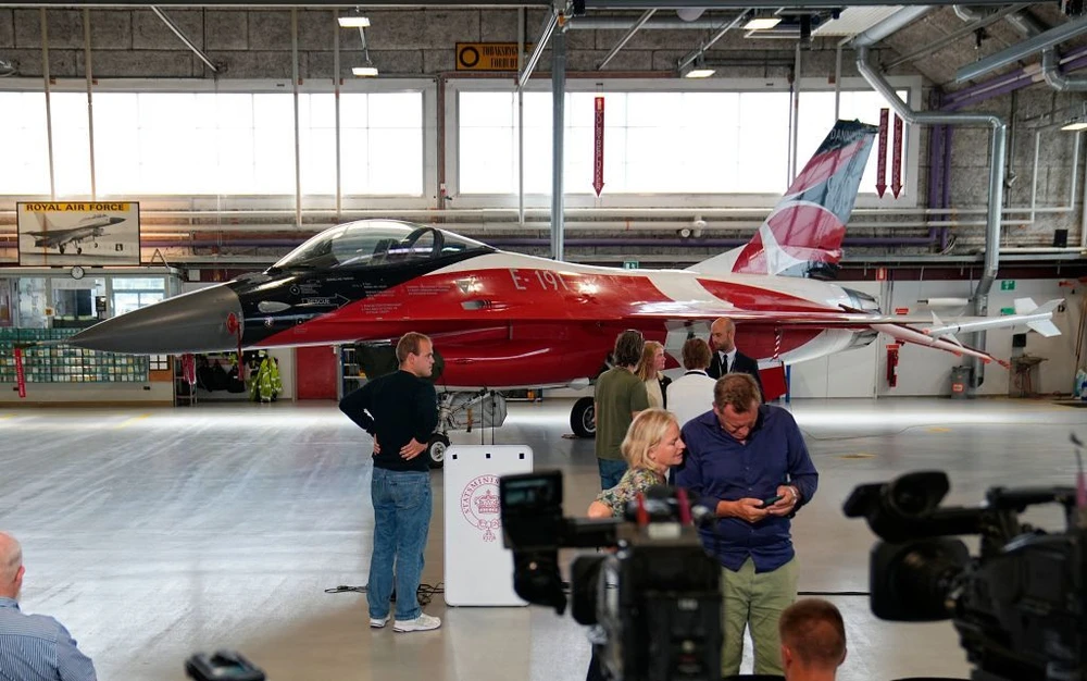 Một chiếc máy bay chiến đấu F-16 tại căn cứ không quân Skrydstrup của Đan Mạch. Ảnh: AFP