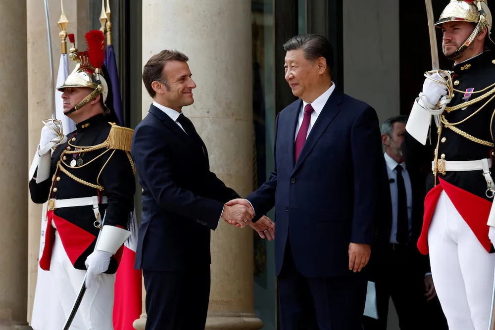 Ông Tập đến Pháp 1.jpg