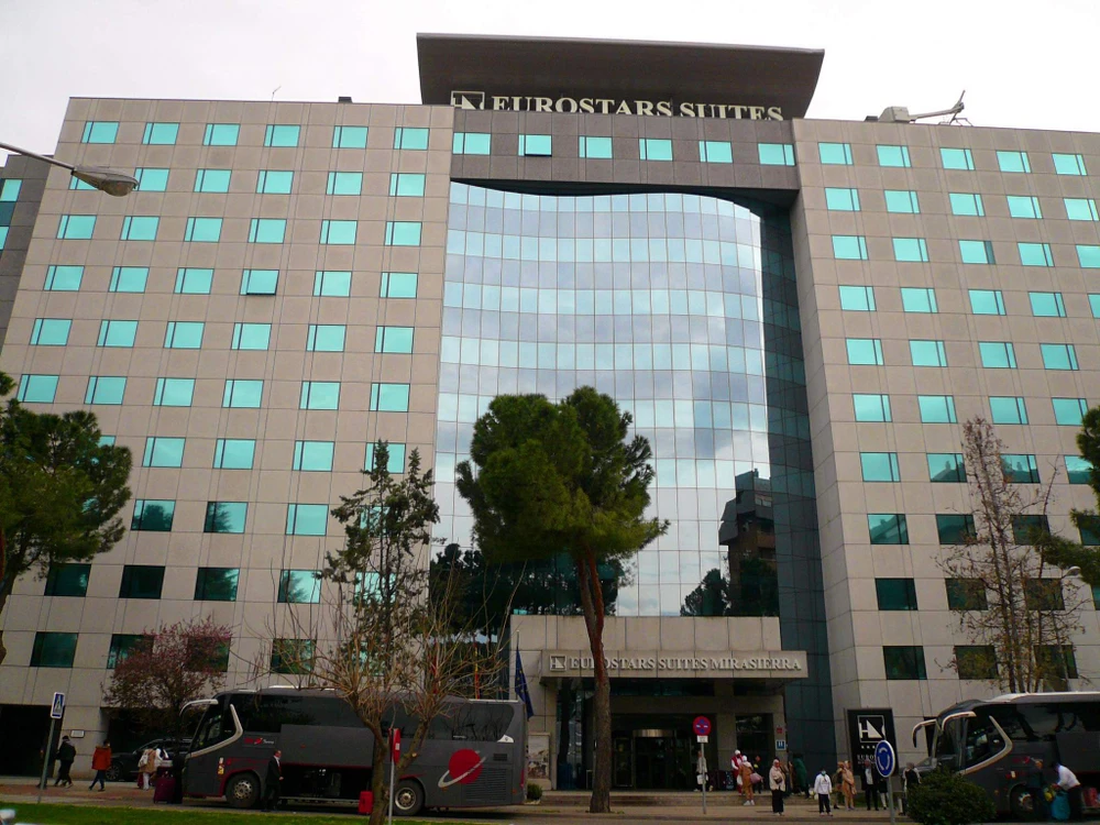 phương Tây họp kín.jpg