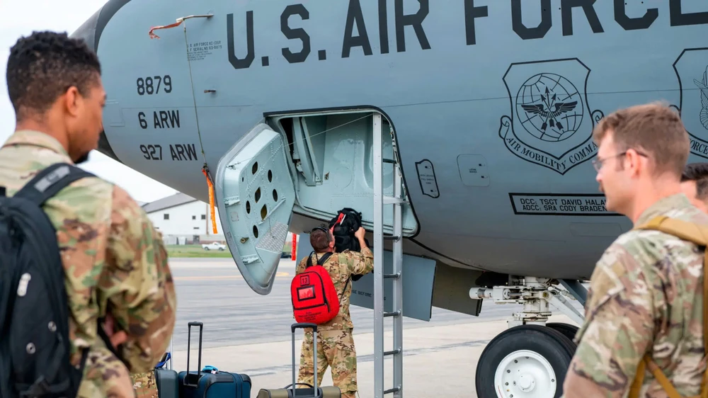 siêu bão thế kỷ.jpg