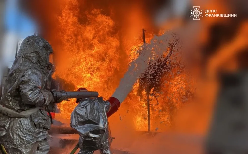 Nga phóng hàng trăm tên lửa và UAV