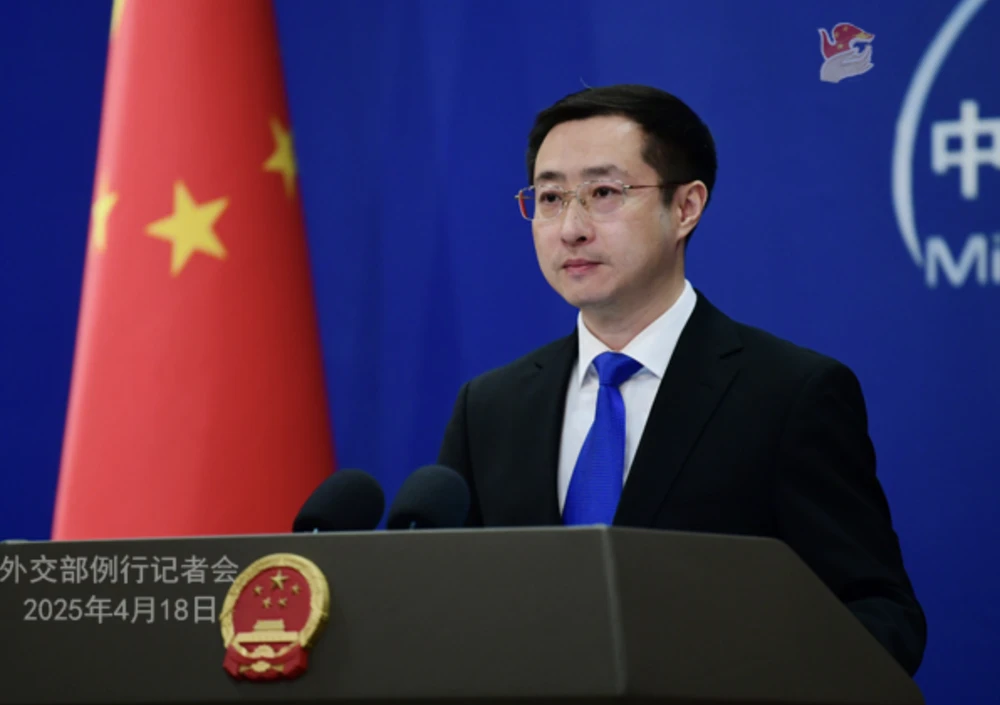 Trung Quốc gửi vũ khí cho Nga