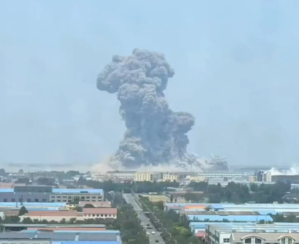 nhà máy hóa chất