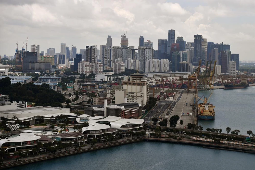 Một cảng biển ở Singapore - quốc gia chịu 10% thuế đối ứng từ Mỹ. Ảnh: STRAITS TIMES