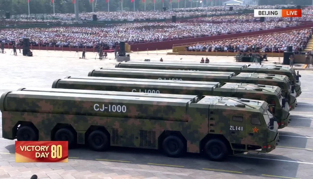 Đội hình Tên lửa Hành trình, gồm CJ-20A, YJ-18C và CJ-1000, có khả năng thực hiện các cuộc tấn công chính xác tầm xa. Ảnh: CGTN
