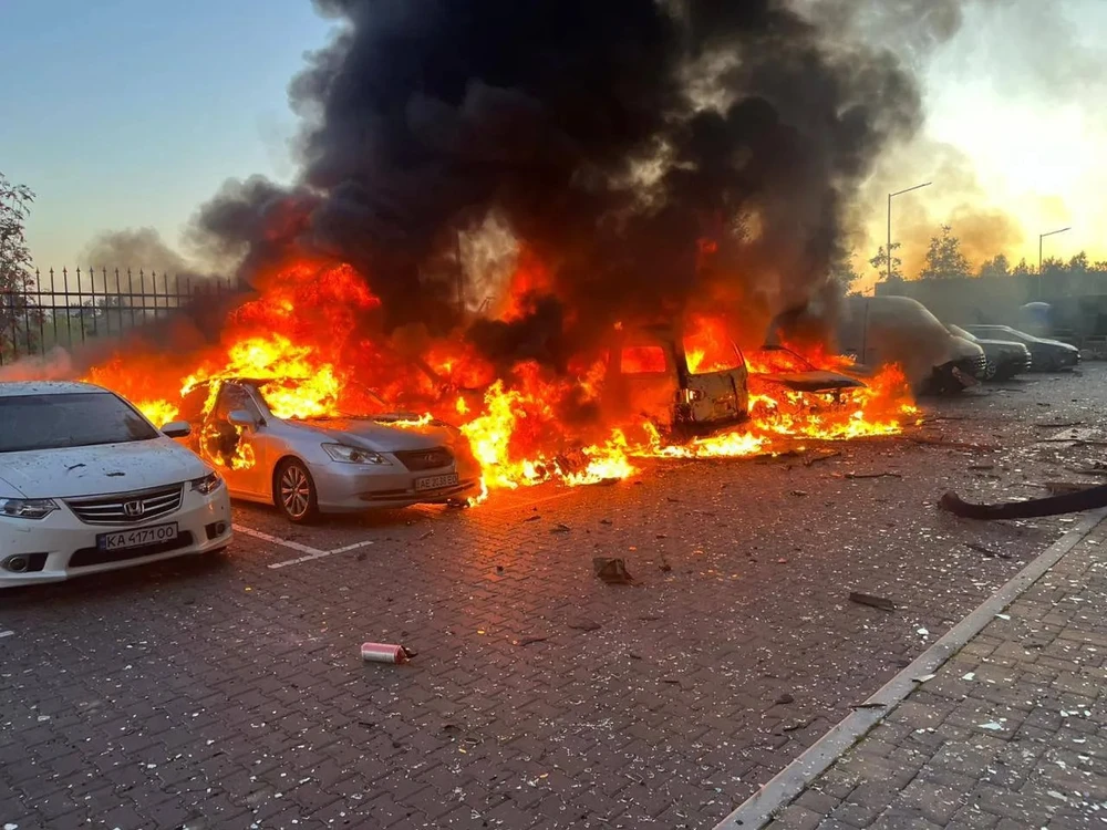 Ukraine bị không kích quy mô lớn