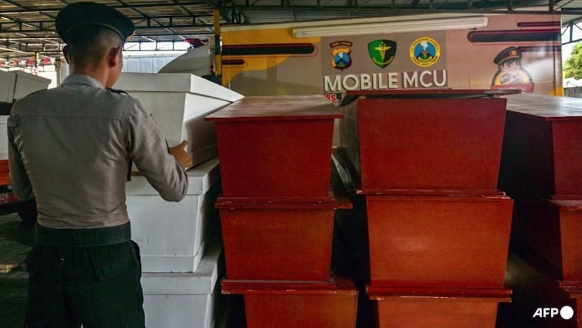 sập trường học