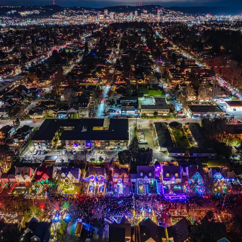 Have you been to @pdxpeacockln, place is wonderful sight to see!. (1).jpg