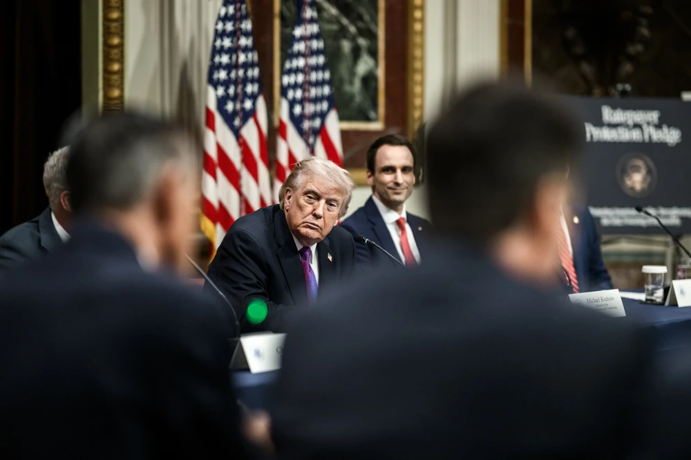 Ông Trump cảnh báo tung đòn 'rất mạnh' vào những mục tiêu chưa từng bị nhắm tới ở Iran.jpg