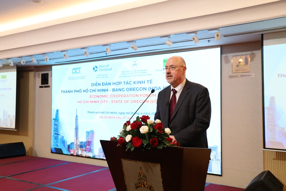 Ông Gregory Harris, Trưởng bộ phận Thương mại, Tổng Lãnh sự quán Hoa Kỳ tại TP HCM.JPG