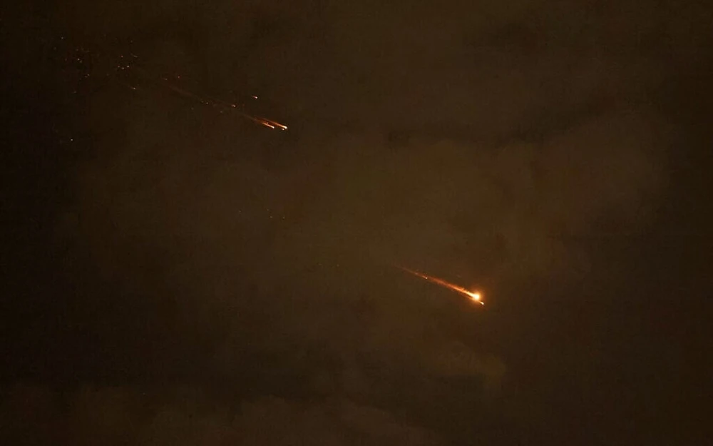 Giới trung gian nỗ lực phút chót nhằm đạt lệnh ngừng bắn 45 ngày giữa Mỹ và Iran.jpg