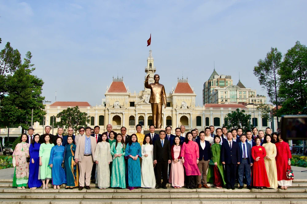 kiều bào tp.hcm.jpg