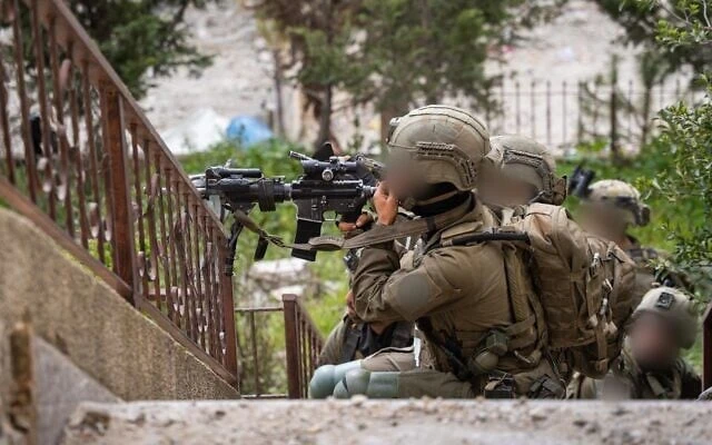 Các binh sĩ Israel thuộc Sư đoàn 98 hoạt động tại thị trấn Bint Jbeil (miền nam Lebanon). Ảnh: Lực lượng Phòng vệ Israel