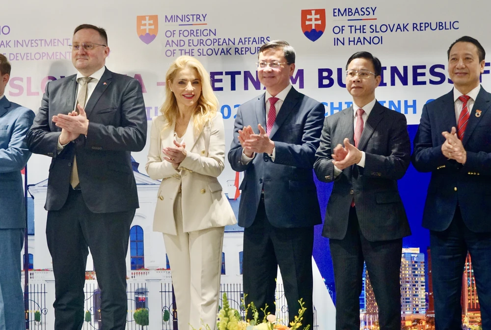 TP.HCM và Slovakia.JPEG