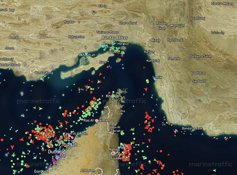 Iran tuyên bố bắt giữ 2 tàu qua eo biển Hormuz.png