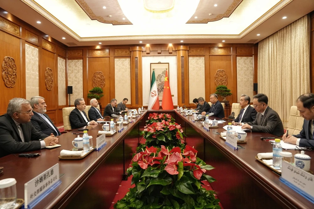 Phái đoàn Iran hội đàm với phía Trung Quốc tại thủ đô Bắc Kinh ngày 6-5. Ảnh: IRNA