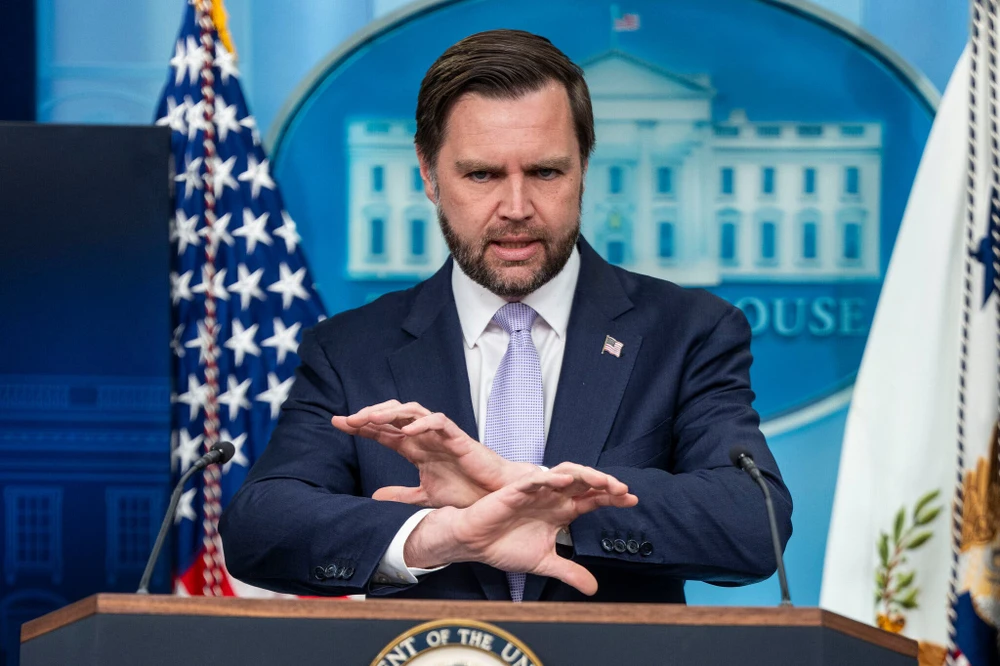 mỹ iran JD Vance.jpg