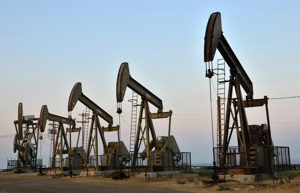 Các giàn khoan dầu tại bang California (Mỹ). Ảnh minh họa: Ủy ban Năng lượng California