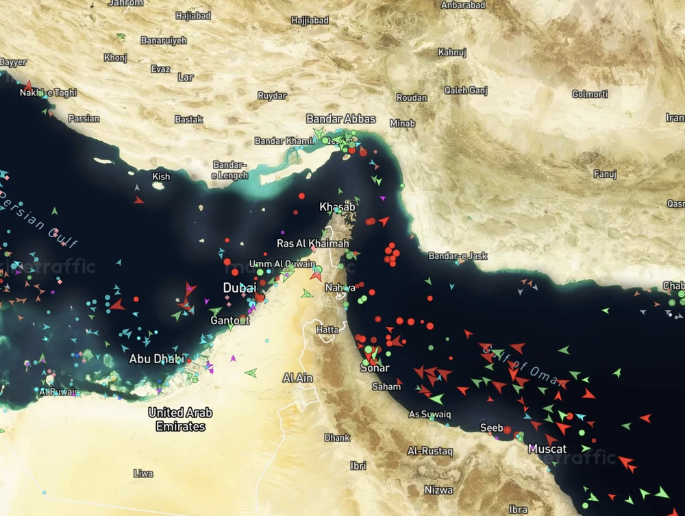 Eo biển Hormuz rạng sáng 31-5. Ảnh: MARINE TRAFFIC