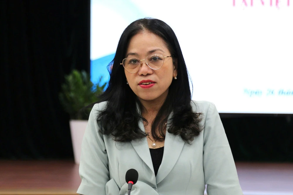 nhieu-lao-dong-lai-sap-bay-tuyen-dung-ao (4).jpg