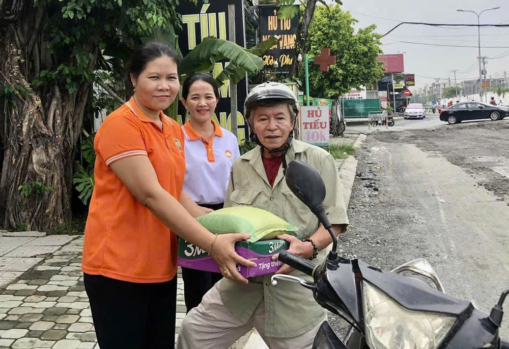 lao động khó khăn 2.jpg