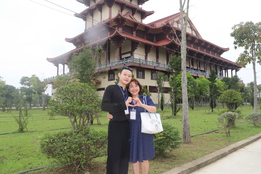 sinh viên Lào 9.jpg