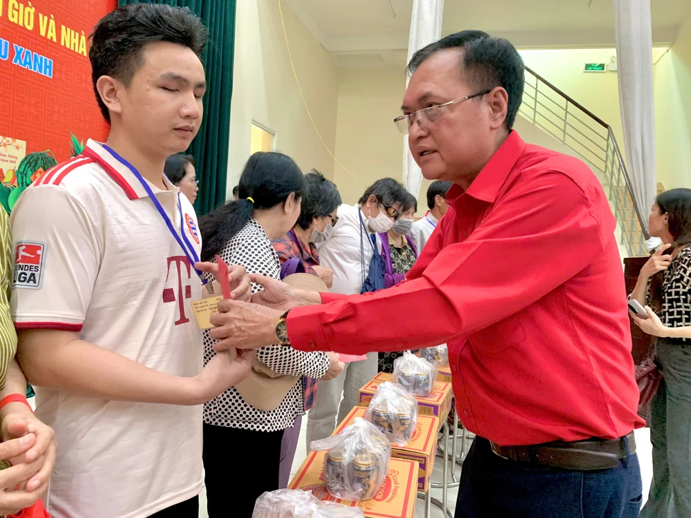 Ca sĩ Mỹ Tâm 3.jpg