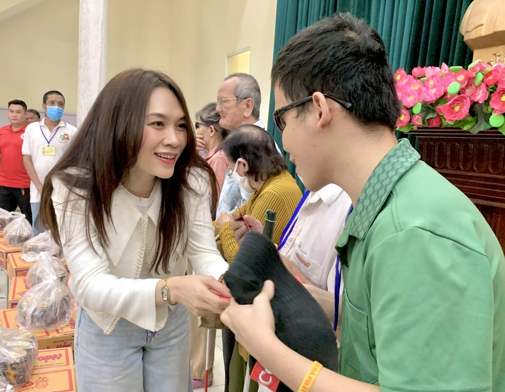 ca sĩ Mỹ Tâm .jpg