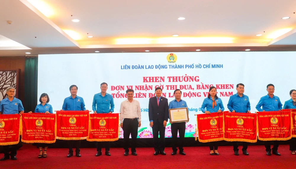 chăm lo Tết 2.jpg