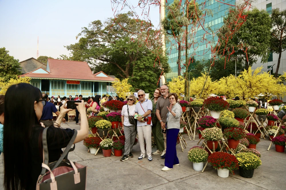 Lễ hội Tết việt 2.jpg