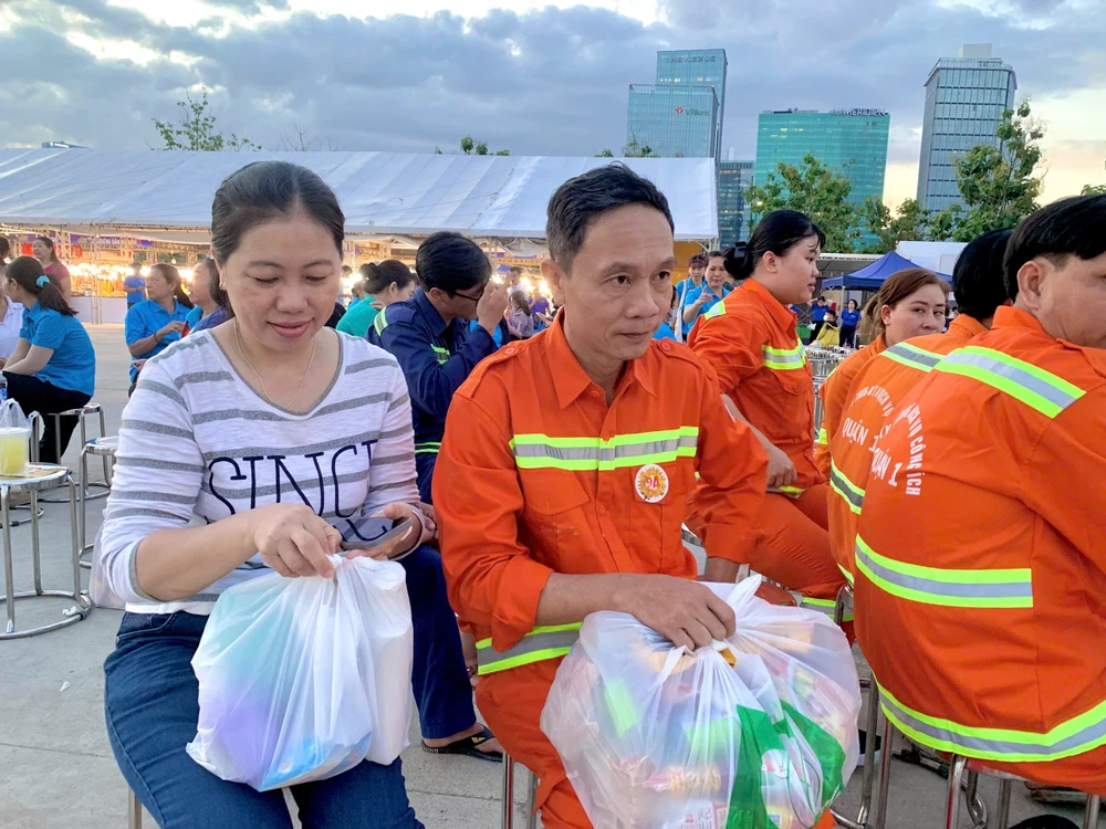 ngày hội công nhân 13..jpg