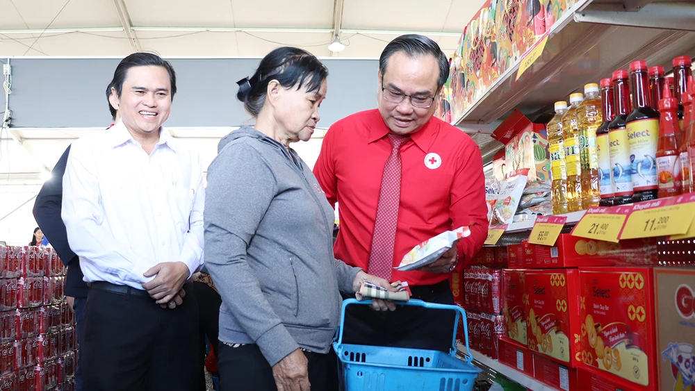 Tết Nhân Ái 7.jpg