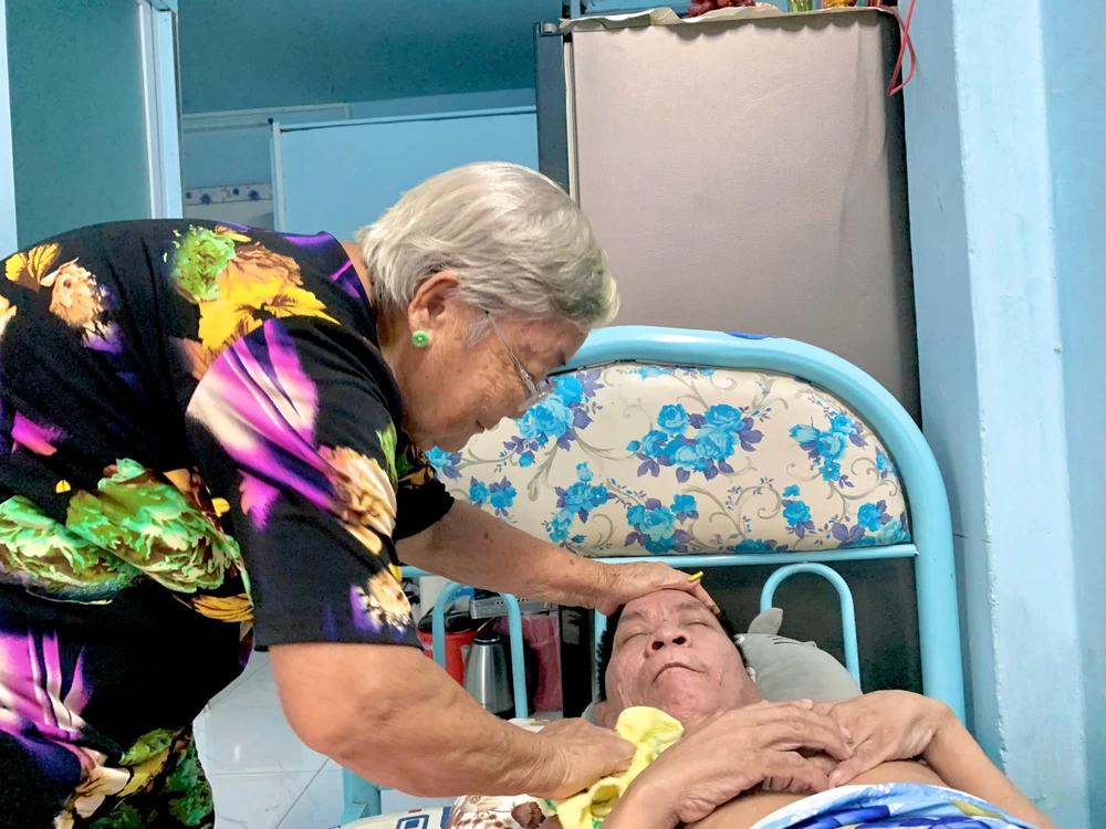 mái ấm công đoàn 12.jpg