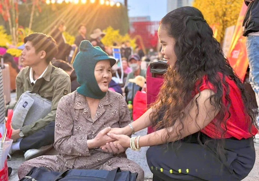 chuyến xe mùa xuân 4 (2).jpg