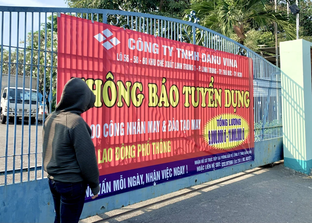 Người lao động tìm việc sau Tết.