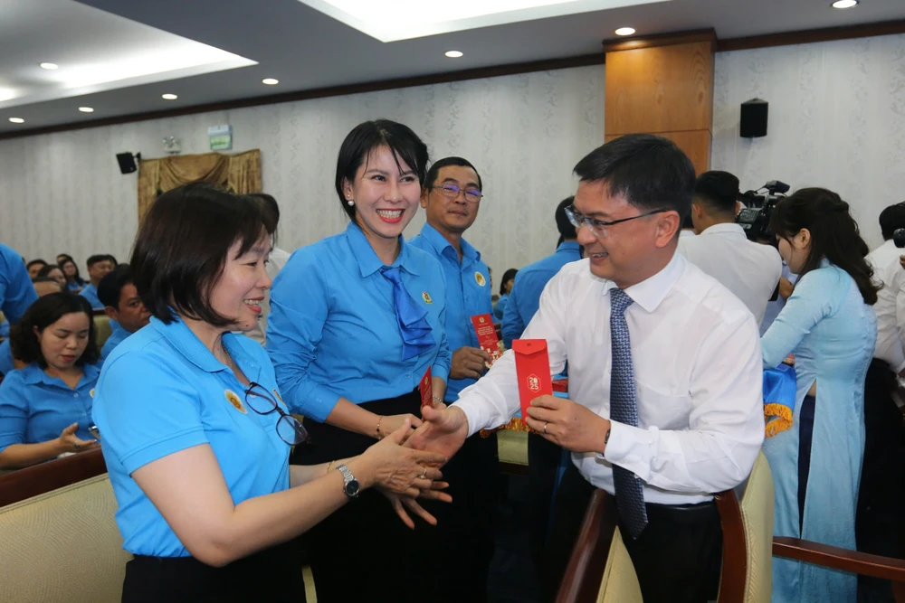 người lao động 4 (2).jpg