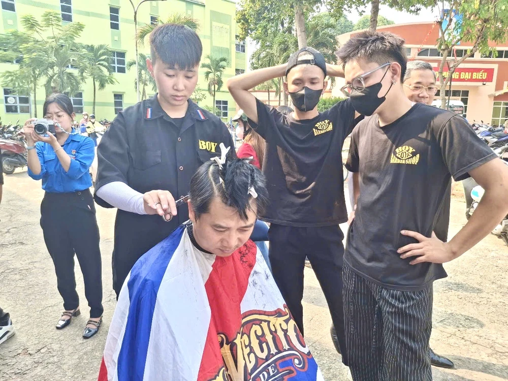 người lao động 1 (2).jpg