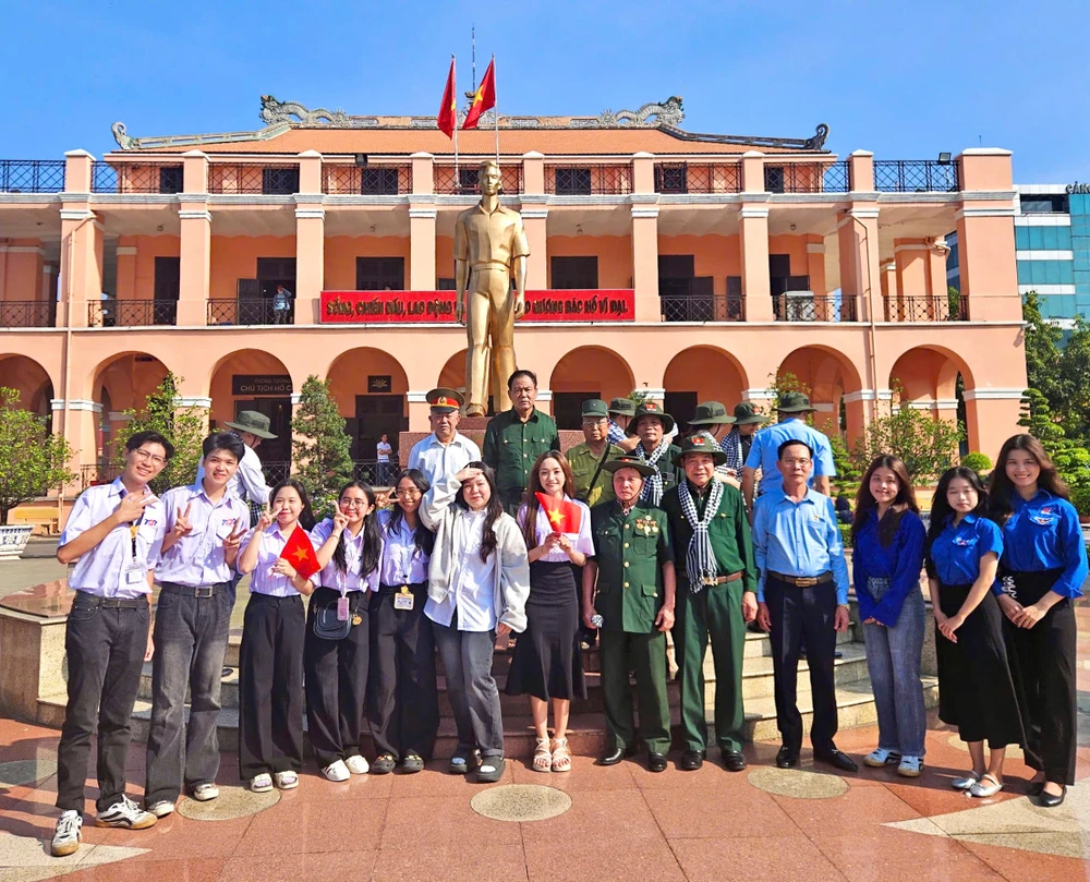 Đại thắng mùa Xuân 1975 10.jpg