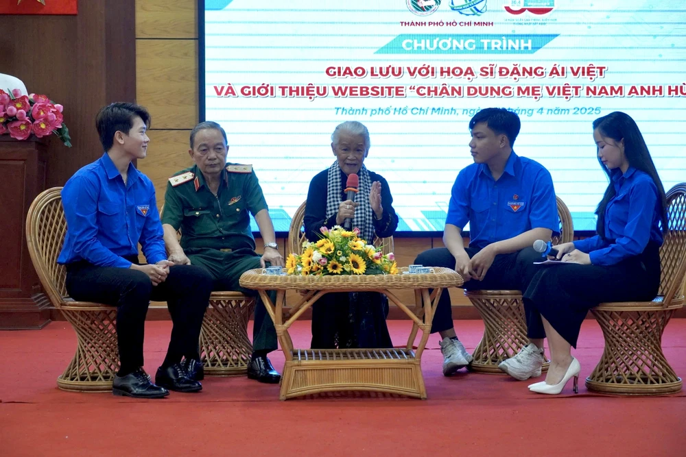 Mẹ Việt Nam anh Hùng 6.jpg