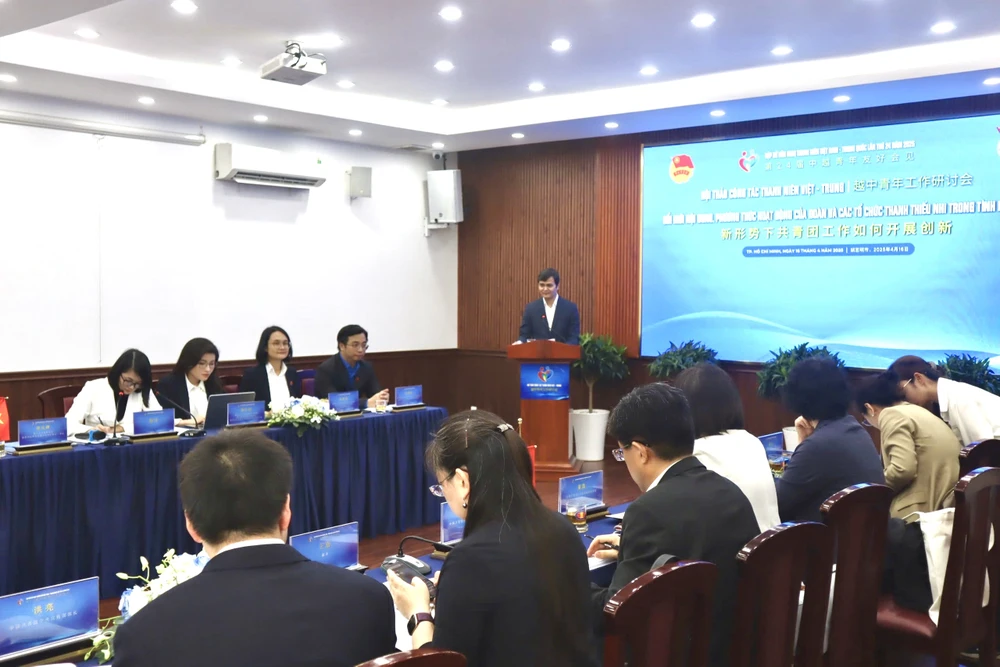 Thanh niên Việt – Trung 1.jpg