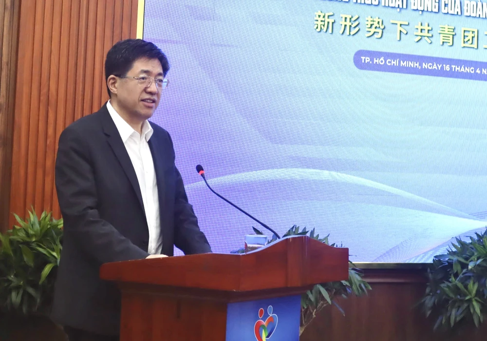 Thanh niên Việt – Trung 2.jpg