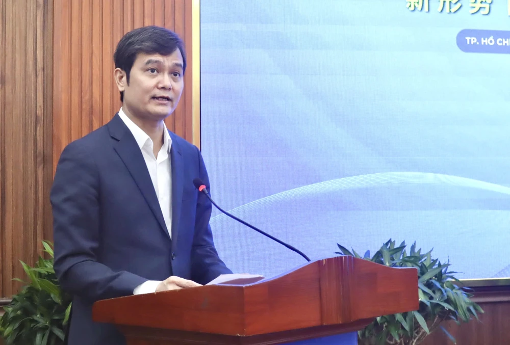 Thanh niên Việt – Trung 4.jpg