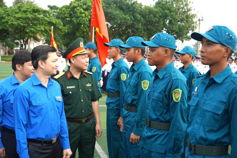 lực lượng luyện tập diễu binh 1.jpg