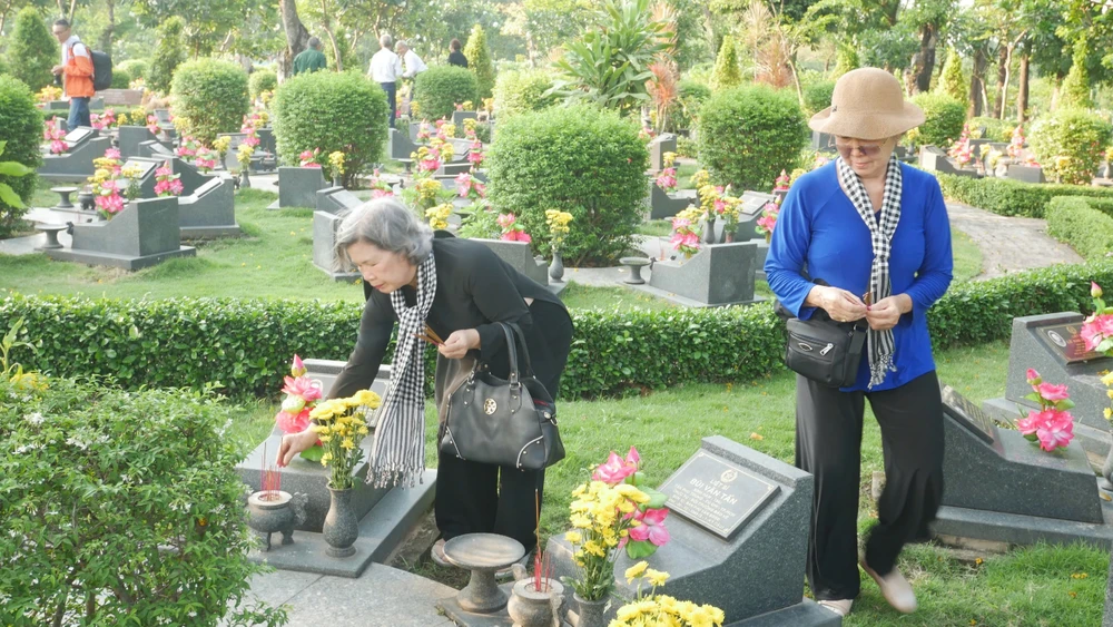 Lê Thị Riêng 1.jpg