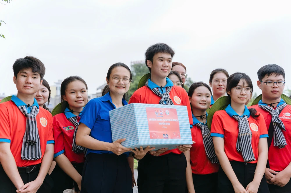 Hoa phượng đỏ 10.jpg