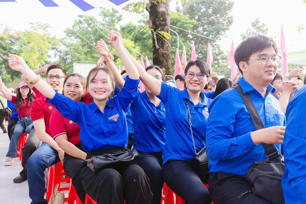 chiến sĩ tình nguyện 12(1).jpg