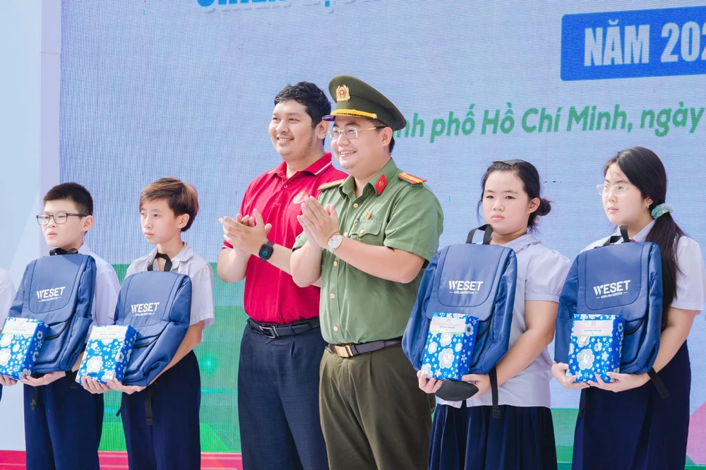 chiến sĩ tình nguyện 8(1).jpg