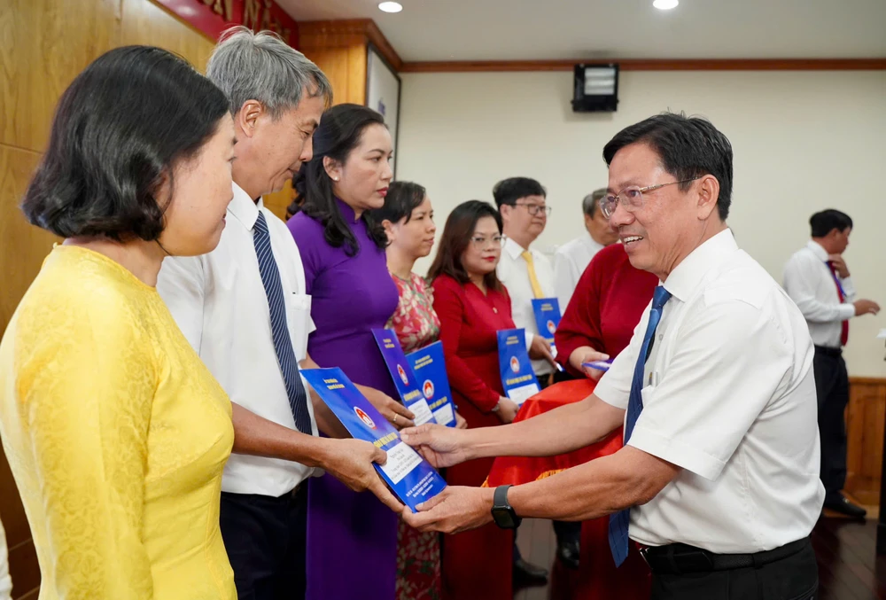 đơn vị sự nghiệp công lập (2).jpg