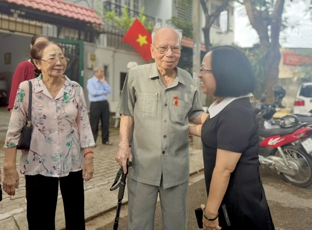 văn nghệ sĩ (6).jpg