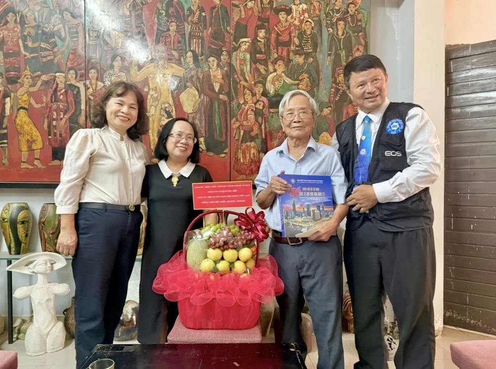 văn nghệ sĩ (8).jpg